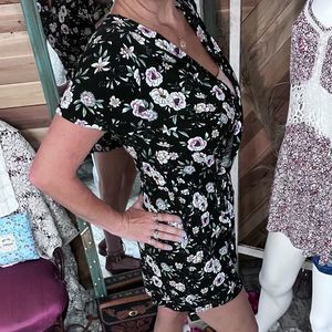 EUC Liberty Love Floral V Neck Romper with Keyhole Back and Tie Front 💗